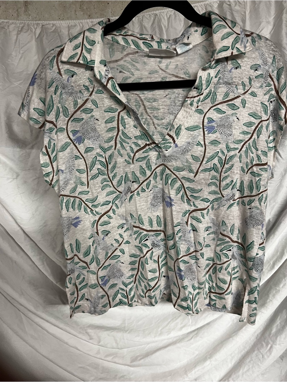 Cynthia Rowley Cream Short Sleeve V-Neck Top with Green Botanical Print
